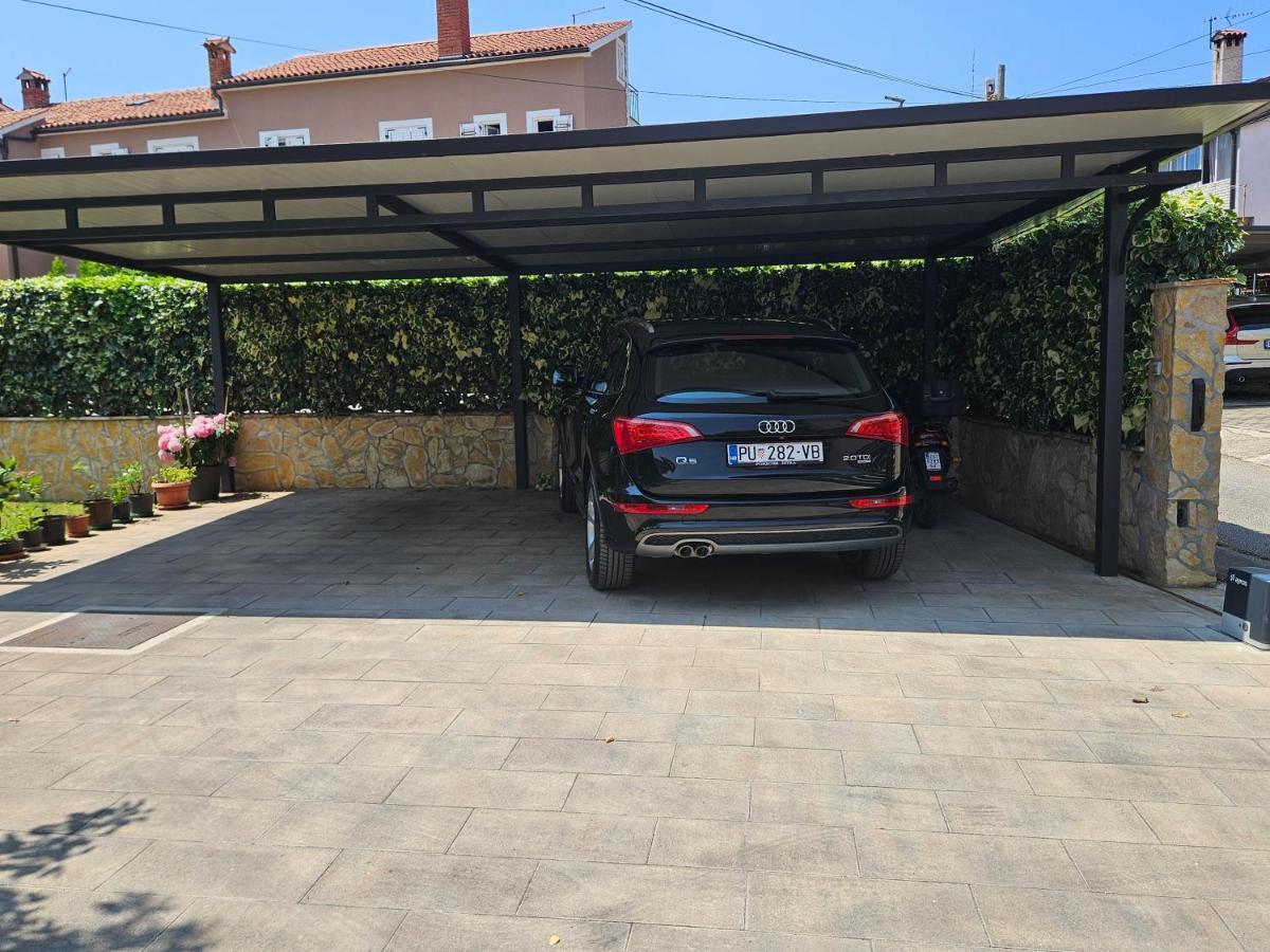 Apartments Denis & Lucija 罗维尼 外观 照片